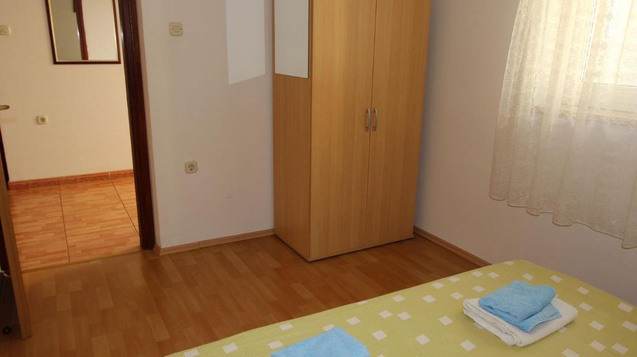 Apartments Ravlic Ana Malinska Exterior photo