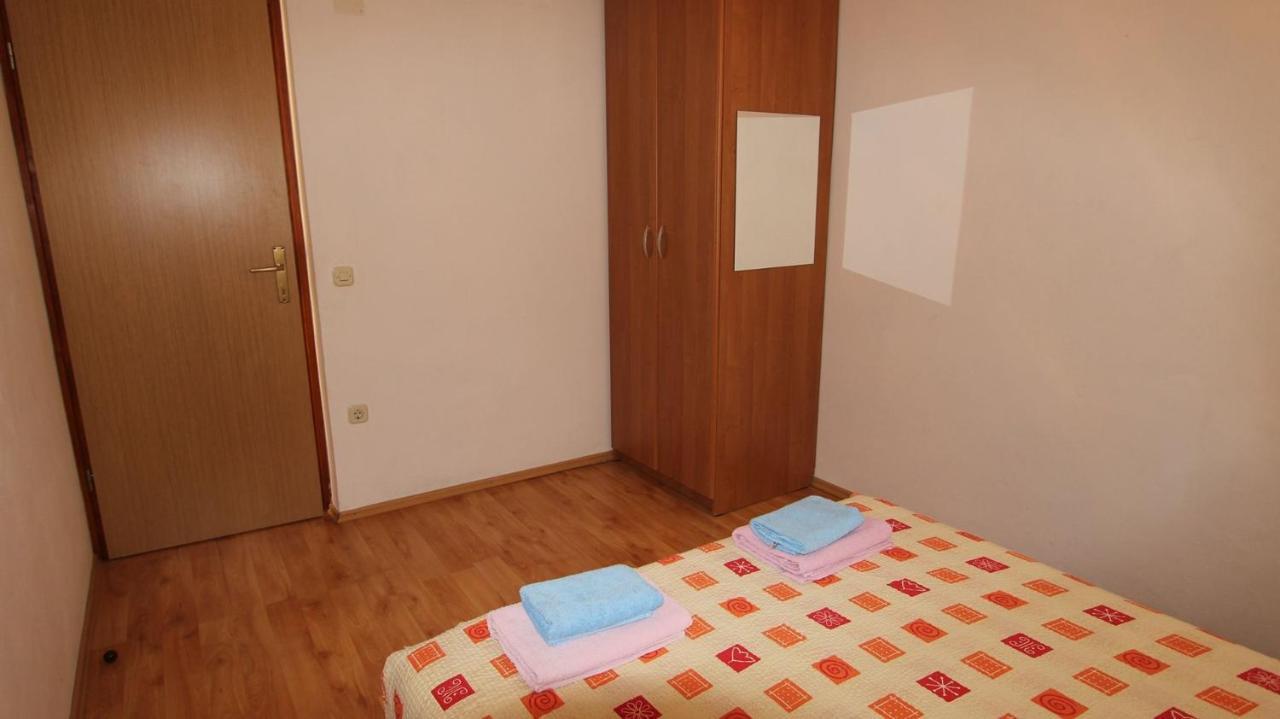 Apartments Ravlic Ana Malinska Exterior photo